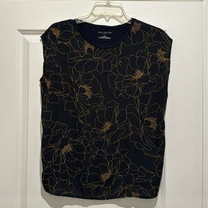 Beautiful Ann Taylor Factory Blouse Navy Blue with Yellow‎ flowers. Size medium